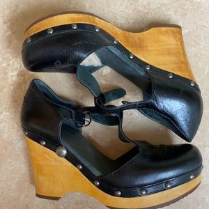 These are new Chrissie UGG shoes